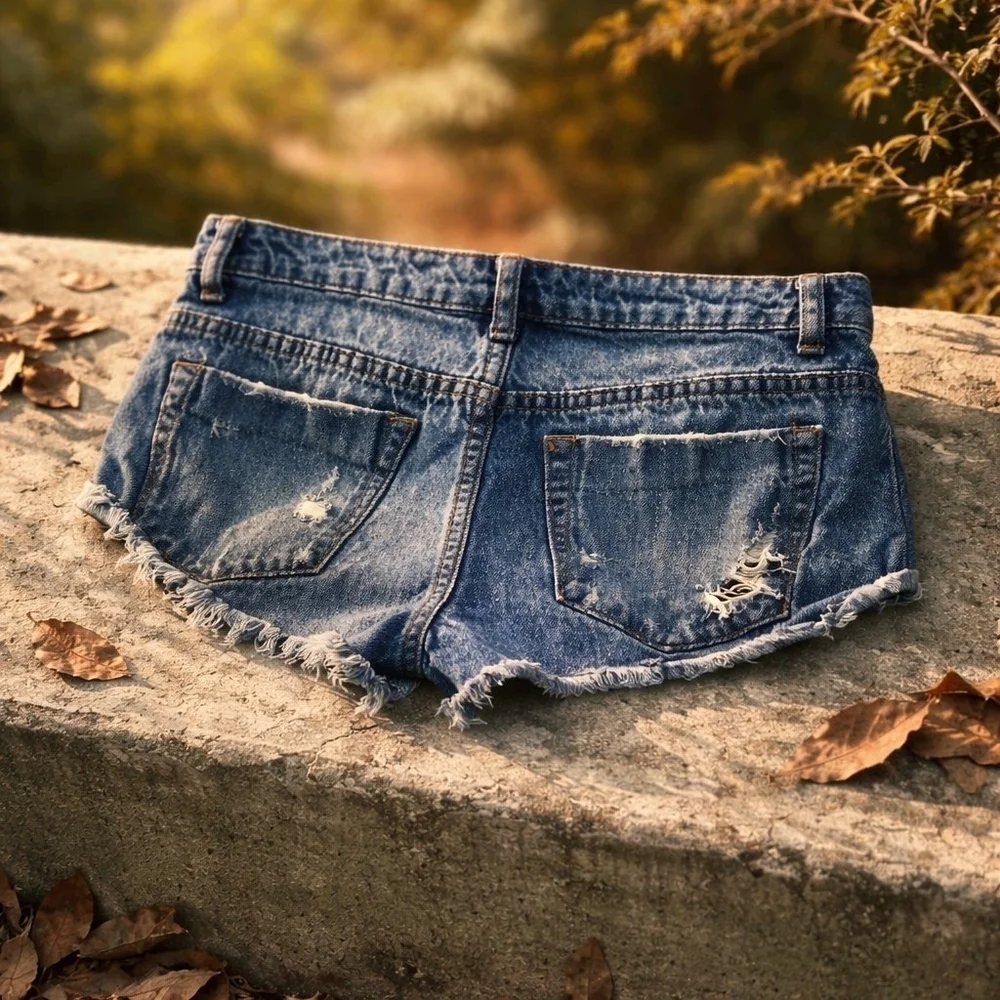 Signature8 Distressed Denim Women Shorts Size Small